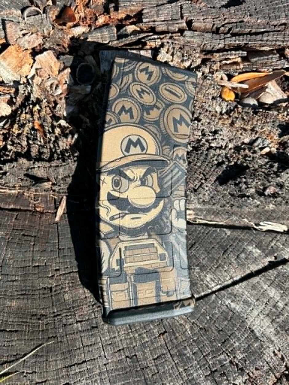 P-mag - Custom engraved - Mario