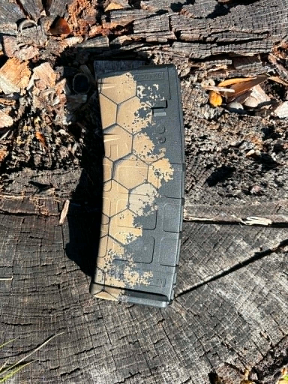 P-mag  - Custom engraved - faded honeycomb